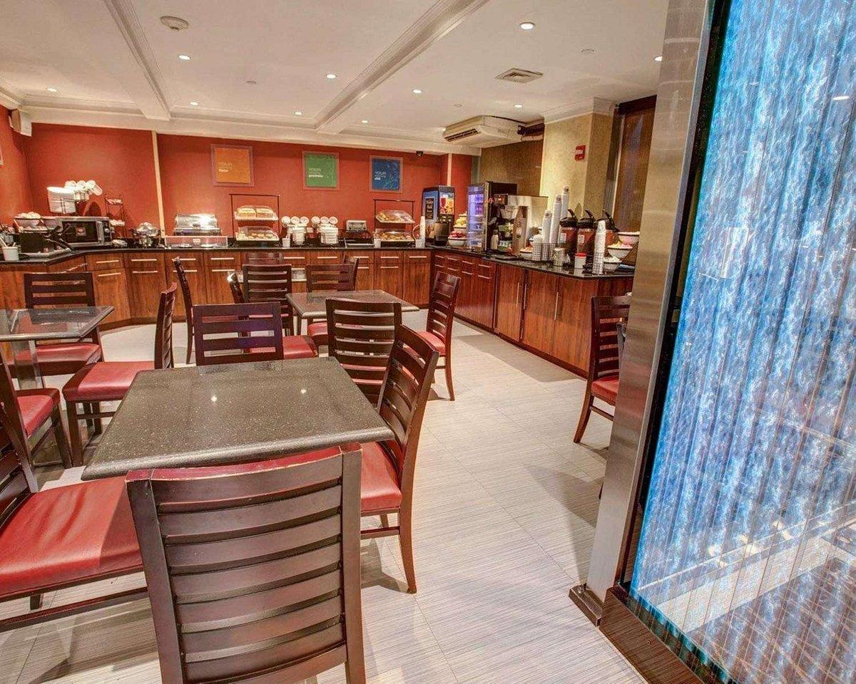 Ramada By Wyndham New York Times Square West Hotel Exterior photo