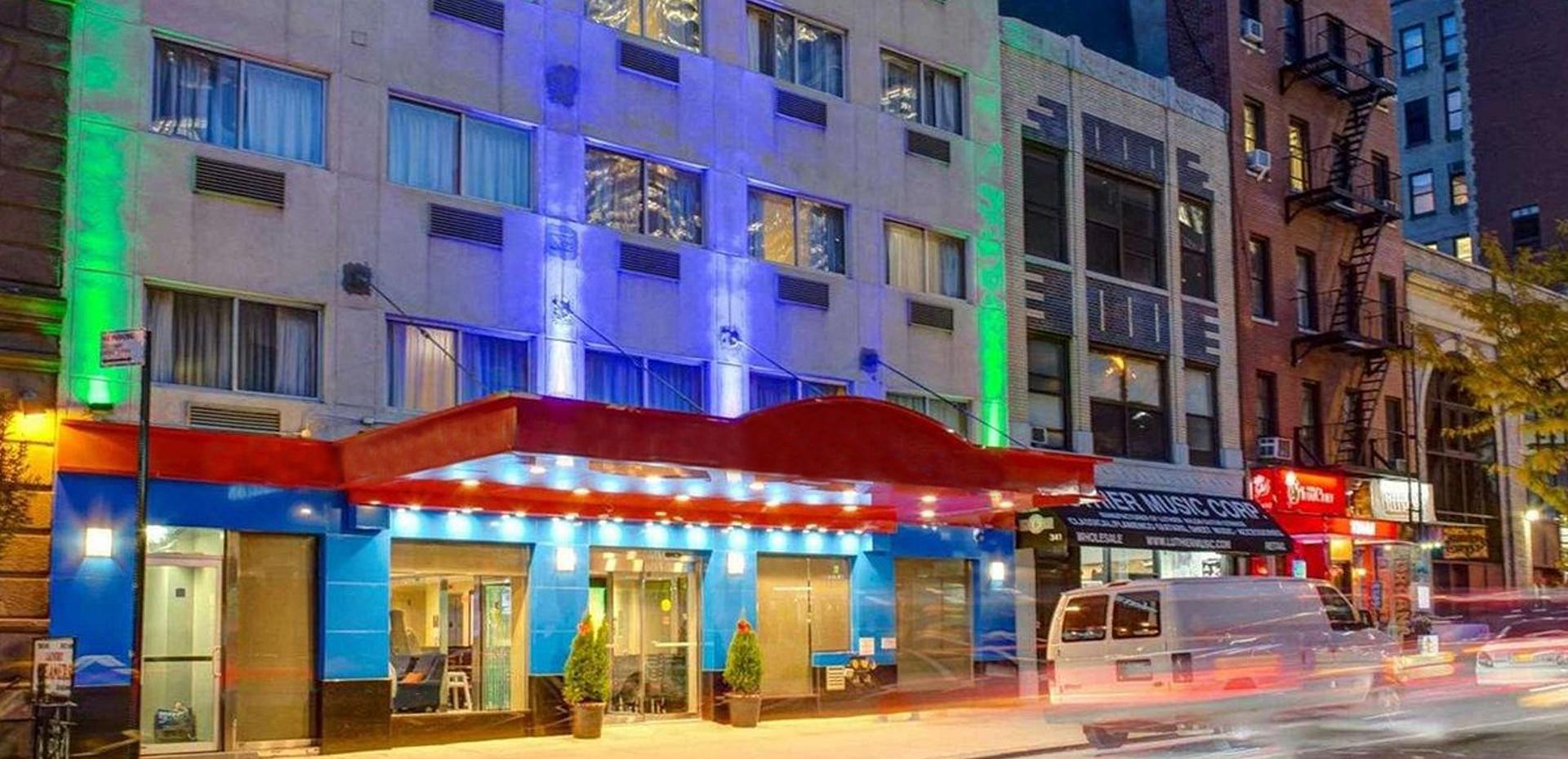 Ramada By Wyndham New York Times Square West Hotel Exterior photo