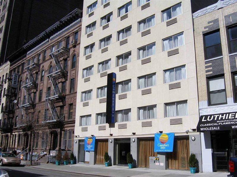 Ramada By Wyndham New York Times Square West Hotel Exterior photo