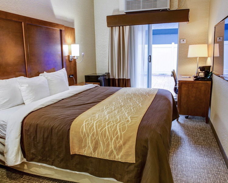 Ramada By Wyndham New York Times Square West Hotel Exterior photo