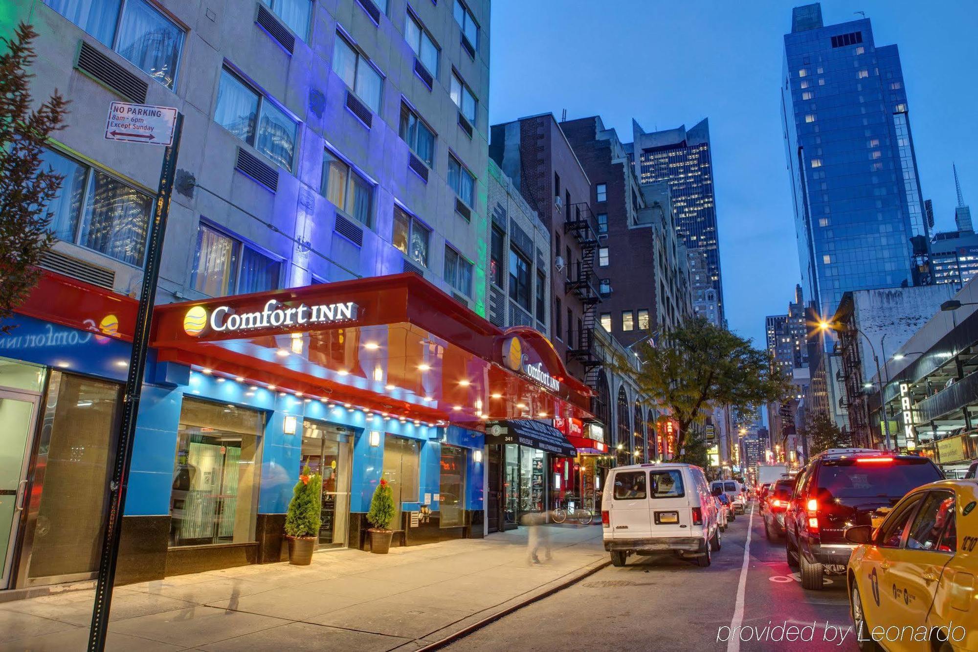Ramada By Wyndham New York Times Square West Hotel Exterior photo