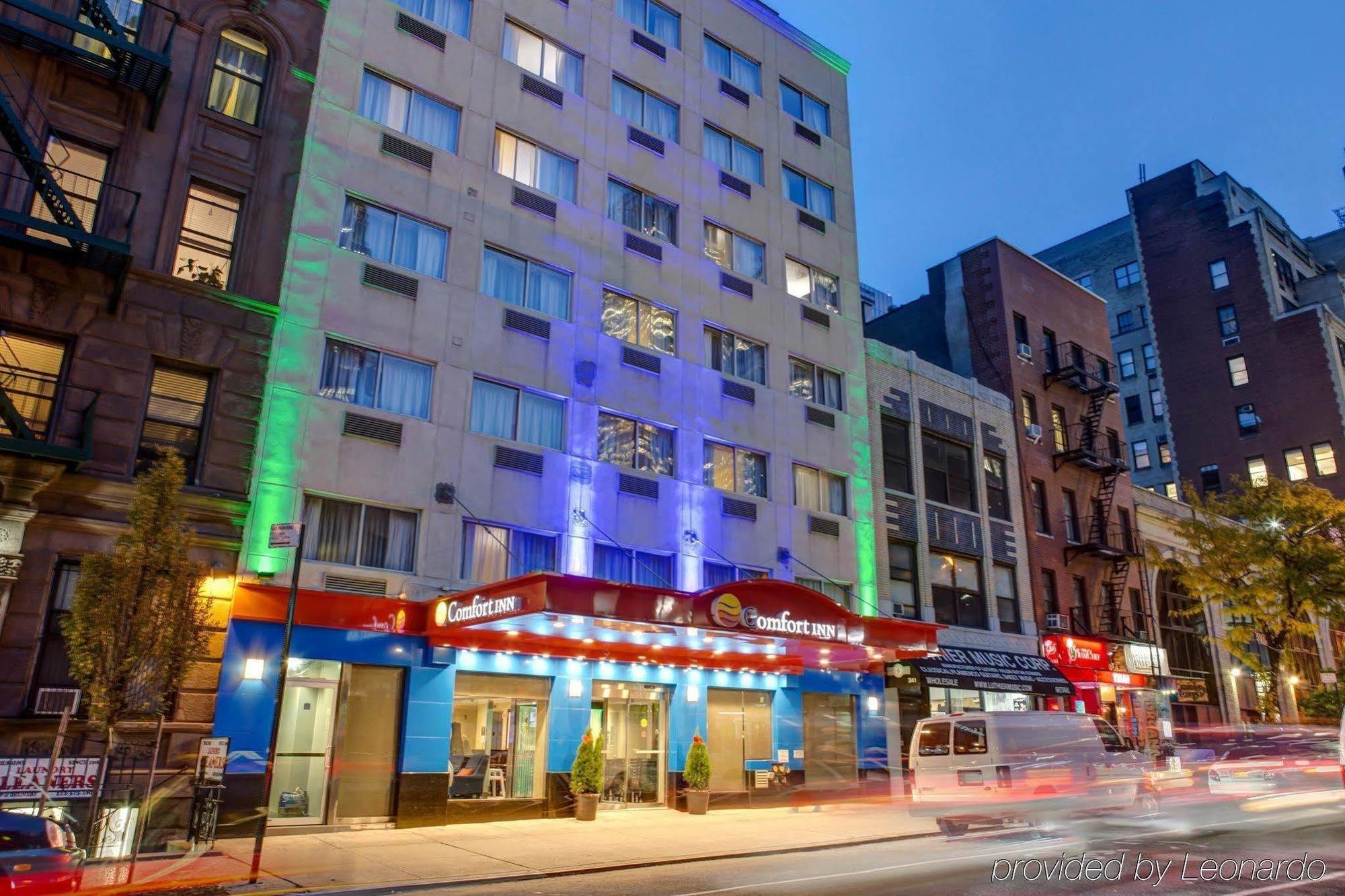 Ramada By Wyndham New York Times Square West Hotel Exterior photo